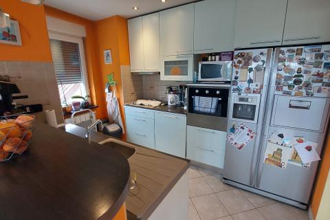 Zagreb, Kustošija - četverosoban stan s parkingom i pogledom