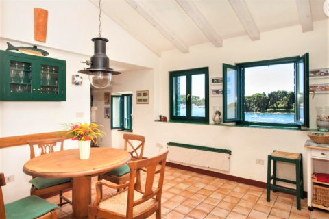 Rovinj,rustikalna kuća na moru-120m2