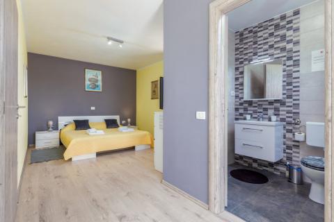 ISTRA, Loborika, prostrana kuća sa puno sadržaja