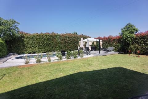 ISTRA, Loborika, prostrana kuća sa puno sadržaja