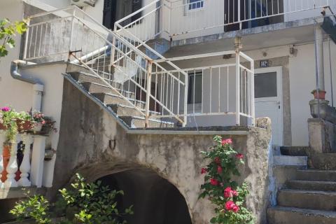 Draga Bašćanska - kuća u nizu 75m2, terase