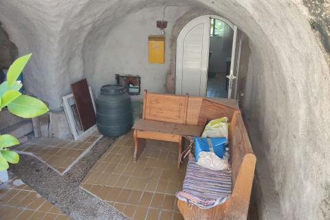 Draga Bašćanska - kuća u nizu 75m2, terase