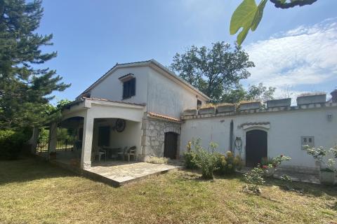 Otok Krk, Dobrinj, samostojeća kuća 3S+DB, 100 m2 