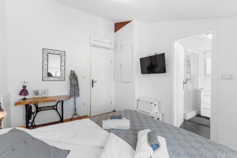 ISTRIA, PIĆAN - 3 holiday homes for 22 people 4500 m2 garden!