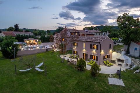 ISTRIA, PIĆAN - 3 holiday homes for 22 people 4500 m2 garden!