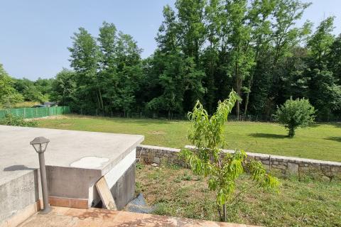 Labin, Autohtona dvojna kuća, površine 279m2 sa bazenom