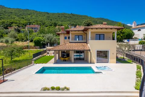 OPATIJA, - Vila 2. red do mora