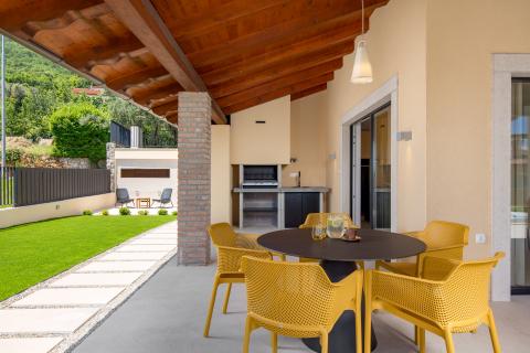 OPATIJA, - Vila 2. red do mora