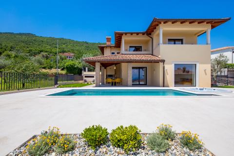 OPATIJA, - Vila 2. red do mora