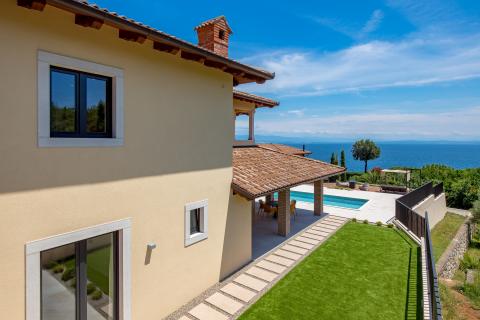 OPATIJA, - Vila 2. red do mora