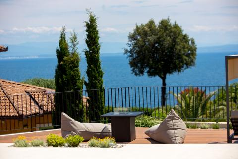 OPATIJA, - Vila 2. red do mora