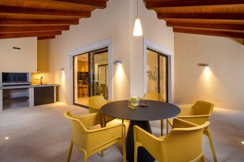 OPATIJA, - Vila 2. red do mora