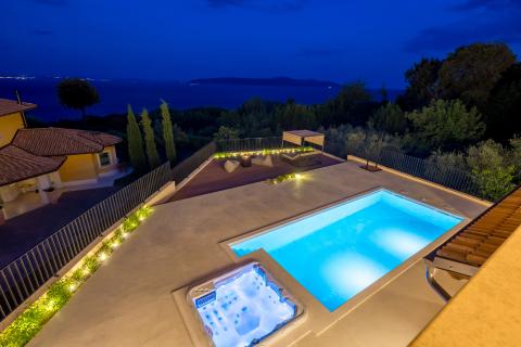 OPATIJA, - Vila 2. red do mora