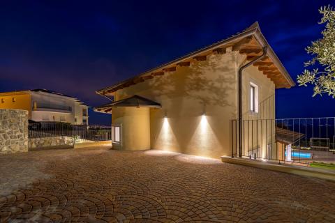 OPATIJA, - Vila 2. red do mora