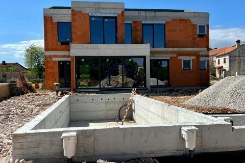 Istra, moderna vila s bazenom u manjem mjestu