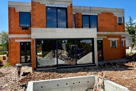 Istra, moderna vila s bazenom u manjem mjestu