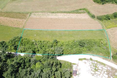 ISTRA, TRVIŽ - Građevinsko zemljište 2383 m2, moguća parcelacija.