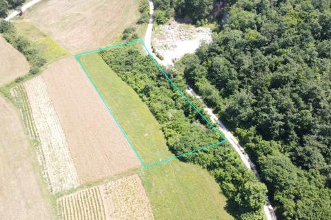 ISTRA, TRVIŽ - Građevinsko zemljište 2383 m2, moguća parcelacija.