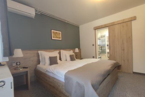 Plitvička jezera, dvije kuće sa uhodanim turističkim najmom, SNIŽENA CIJENA