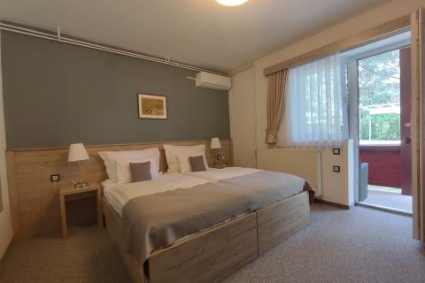 Plitvička jezera, dvije kuće sa uhodanim turističkim najmom, SNIŽENA CIJENA