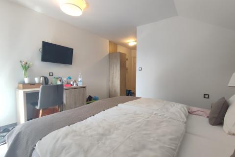 Plitvička jezera, dvije kuće sa uhodanim turističkim najmom, SNIŽENA CIJENA