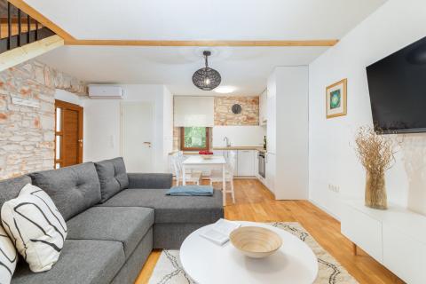 Istra,Šišan-renovirana kamena istarska kuća