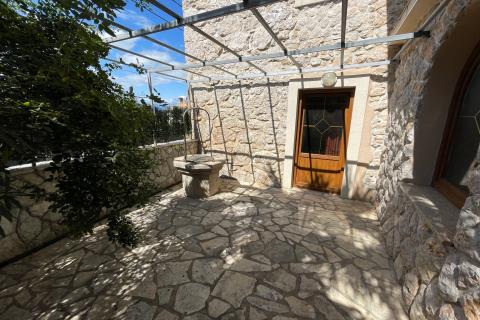 Krk, Gabonjin, authentisches Steinhaus mit Swimmingpool, 150 m2