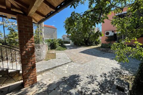 Krk, Gabonjin, authentisches Steinhaus mit Swimmingpool, 150 m2