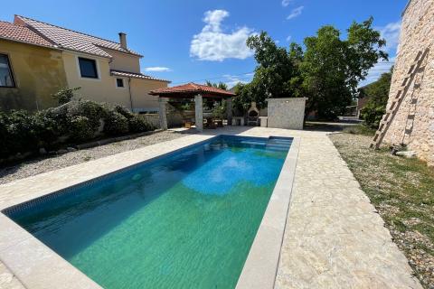 Krk, Gabonjin, authentisches Steinhaus mit Swimmingpool, 150 m2