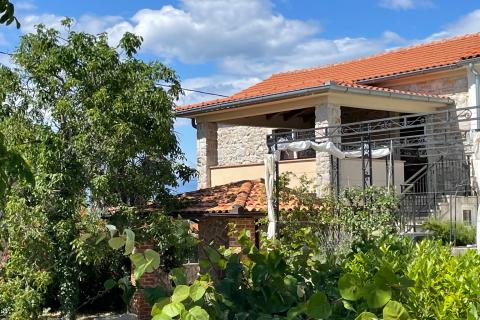 Krk, Gabonjin, authentisches Steinhaus mit Swimmingpool, 150 m2