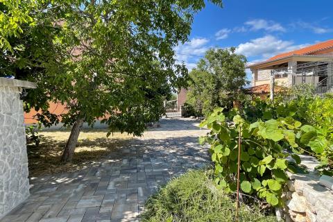 Krk, Gabonjin, authentisches Steinhaus mit Swimmingpool, 150 m2