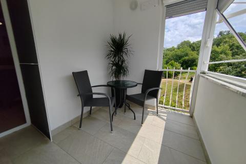 OTOK KRK,NJIVICE - apartman na prodaju 250 metara do mora i plaže