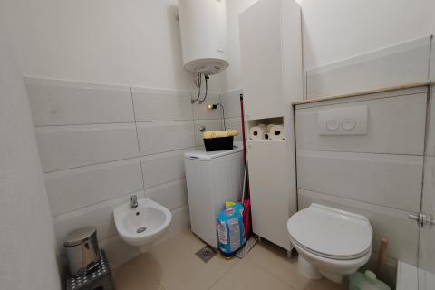 OTOK KRK,NJIVICE - apartman na prodaju 250 metara do mora i plaže