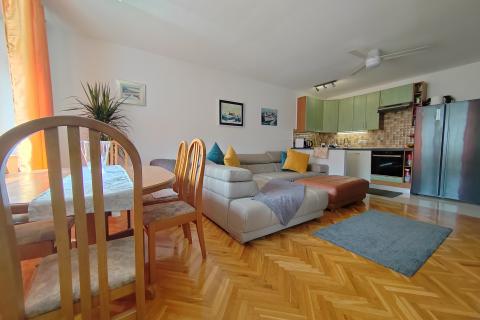 OTOK KRK,NJIVICE - apartman na prodaju 250 metara do mora i plaže