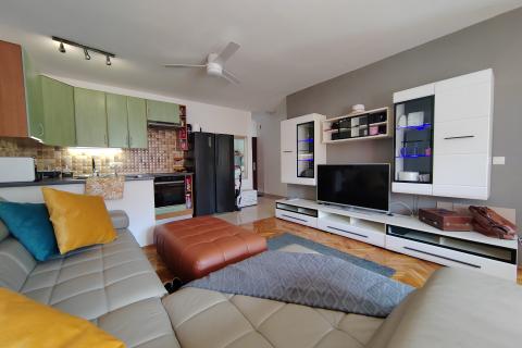 OTOK KRK,NJIVICE - apartman na prodaju 250 metara do mora i plaže