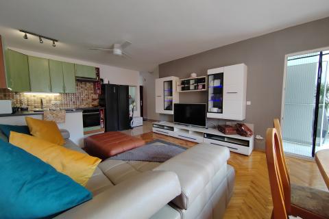 OTOK KRK,NJIVICE - apartman na prodaju 250 metara do mora i plaže