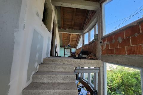 Viškovo, Marinići - kuća s 5 stanova, potencijal za Investitore