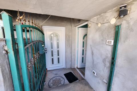 Viškovo, Marinići - kuća s 5 stanova, potencijal za Investitore