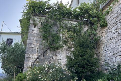 Pazin, okolica, lijepa kamena kuća sa predivnim pogledom na prirodu                                                                                                                                                                                            