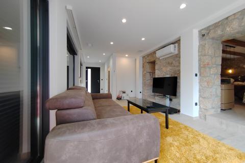 OTOK KRK,DOBRINJ -moderno  kamena villa sa bazenom