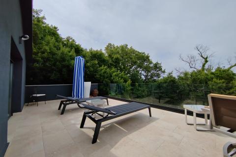 OTOK KRK,DOBRINJ -moderno  kamena villa sa bazenom