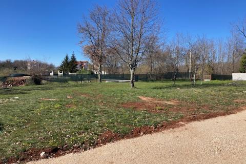 Muntrilj, Tinjan, 741m2