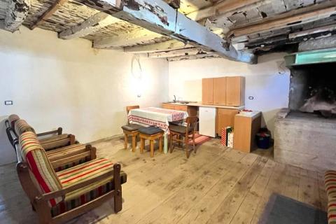 Istra-Karojba, autohtona useljiva  kuća u nizu