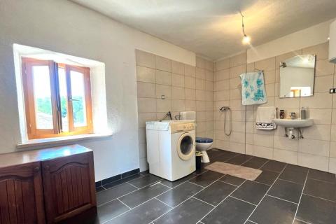 Istra-Karojba, autohtona useljiva  kuća u nizu