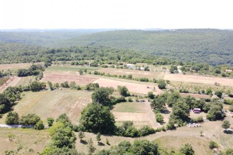 Stavbno zemljišče Kanfanar, 7.380m2