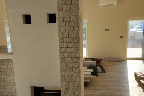 Višnjan, predivna kamena vila sa bazenom u izgradnji i pogledom na more