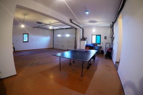 Istra,Banjole,apartmanska kuća sa velikim dodatnim potencijalom!!