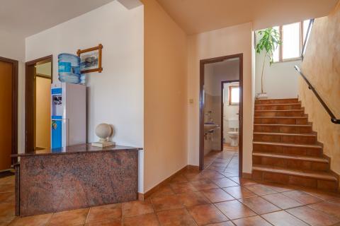 Istra,Banjole,apartmanska kuća sa velikim dodatnim potencijalom!!