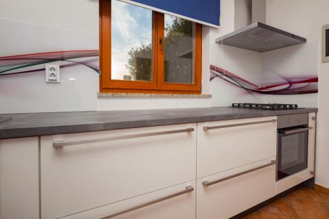 Istra,Banjole,apartmanska kuća sa velikim dodatnim potencijalom!!