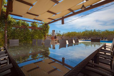 Istra,Banjole,apartmanska kuća sa velikim dodatnim potencijalom!!